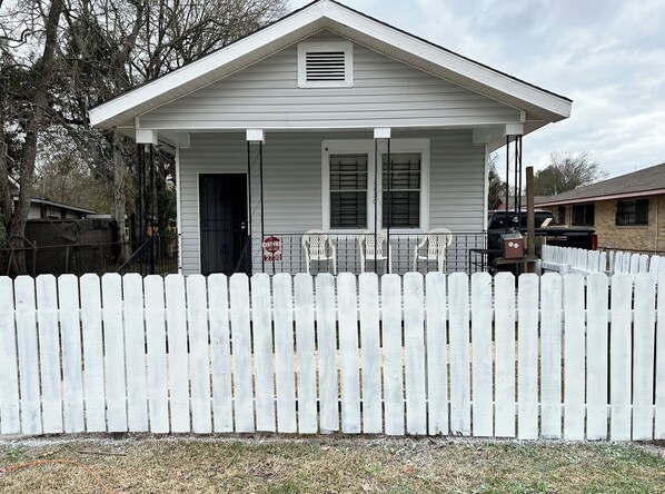 Unclassified image, 1 of 23, button