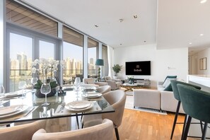 Dining - Luxury 2BR with Sea, Ain Dubai & Skyline Views (Dubai)