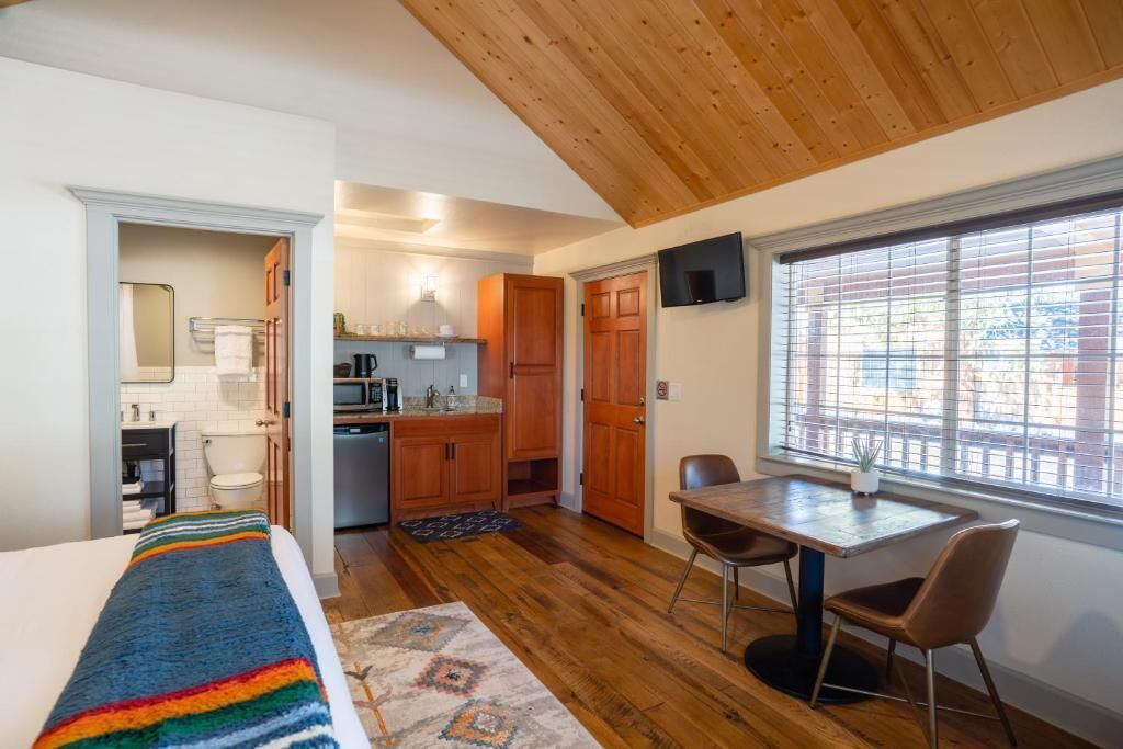 Suite, Courtyard View