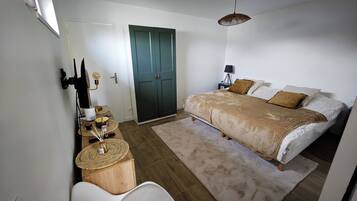 1 chambre, lit parapluie, Wi-Fi gratuit, draps fournis