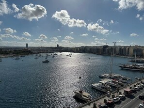 Marina - Luxurious Tigné Seafront Escape (Tas-Sliema)