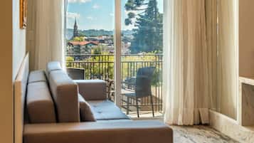 Romantic Apartment, 1 Queen Bed with Sofa bed, Garden View, Garden Area | Living area