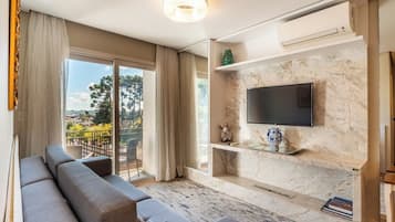 Romantic Apartment, 1 Katil Ratu (Queen) dengan Katil Sofa, Garden View, Garden Area | Televisyen