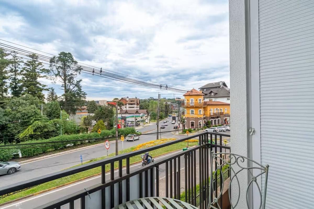 Căn hộ tiện nghi đơn giản, 1 giường đôi và sofa giường, bếp, quang cảnh thành phố | Quang cảnh thành phố