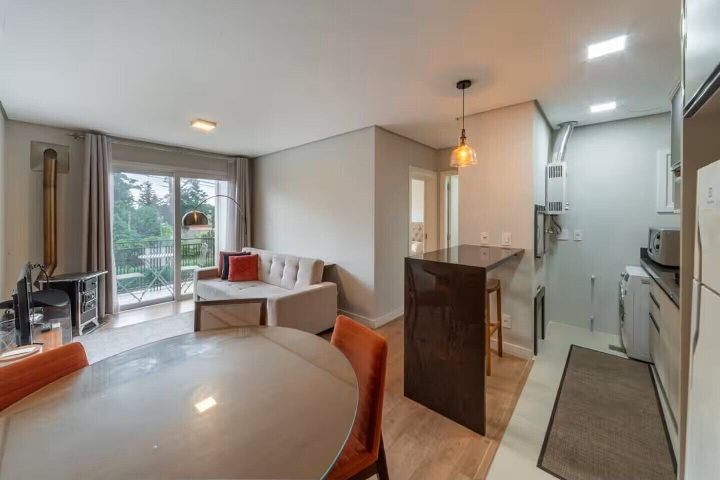 Departamento Confort, cocina, vista a la ciudad | Comedor