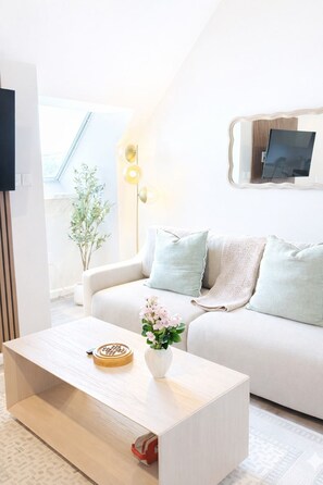 Unclassified image, 3 of 18, button - Yale Getaway| Modern Unit w/ King Bed| Wifi (New Haven)