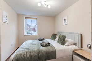 1 bedroom, iron/ironing board, free WiFi, bed sheets - Sunny Green Apartment | Modern & Quiet (Great Yarmouth)