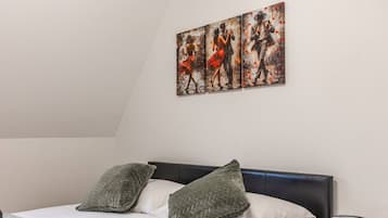 1 slaapkamer, een strijkplank/strijkijzer, gratis wifi, beddengoed