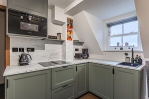 Luokittelematon kuva, 2 kautta 13, painike