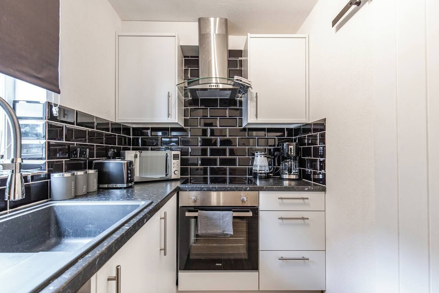 Fridge, microwave, oven, coffee/tea maker