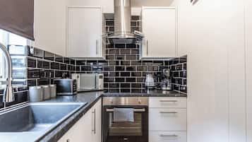 Fridge, microwave, oven, coffee/tea maker