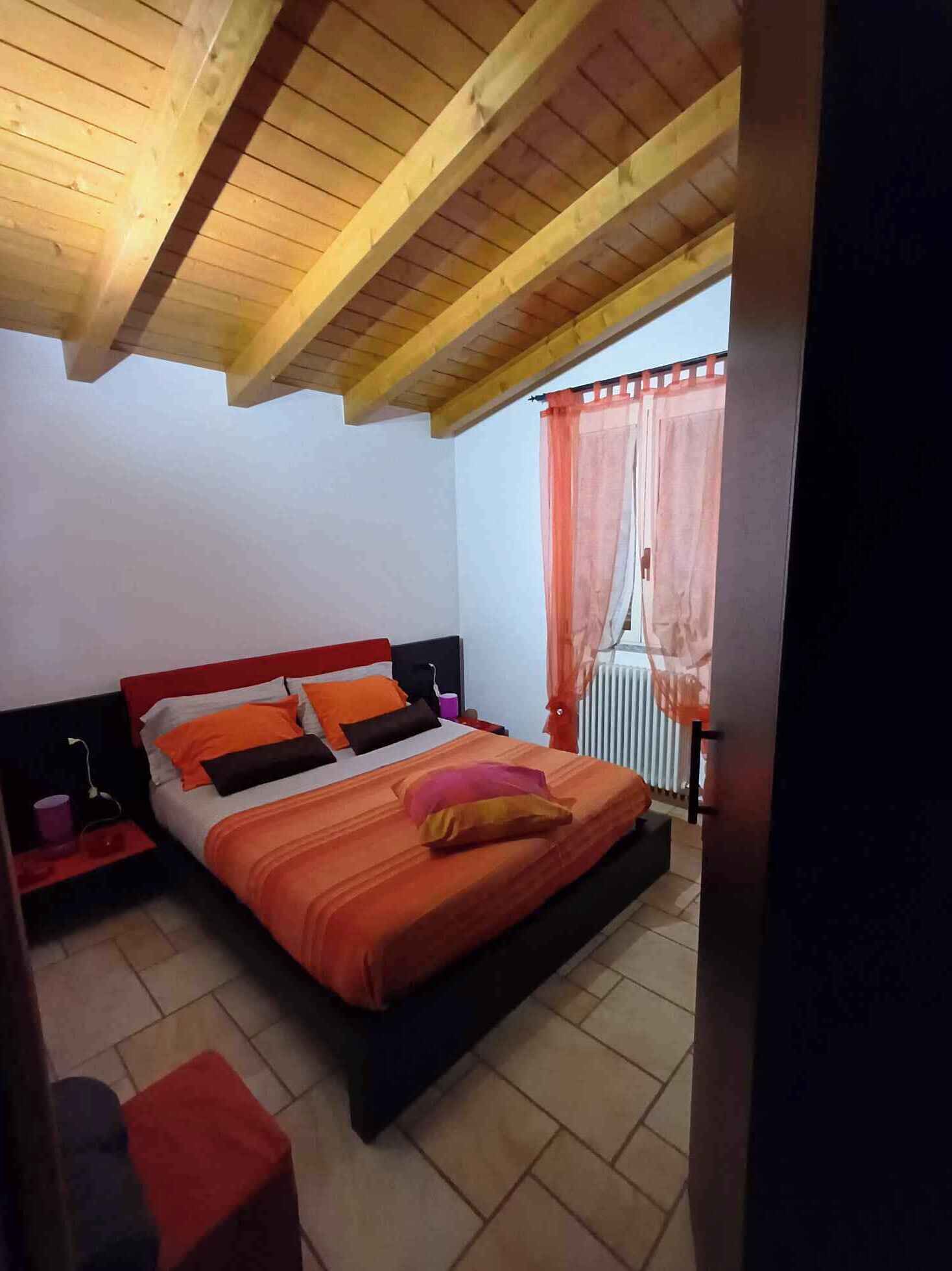 2 室のベッドルーム、デスク、アイロン / アイロン台、WiFi (無料)