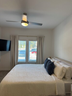 2 chambres, fer et planche à repasser, Wi-Fi gratuit, draps fournis