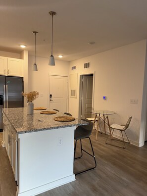 未分类图片，第 4 张，共 32 张，按钮