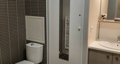 Patio Arena, 2 étoiles, terrasse, parking, wifi, entrée et sortie autonomes