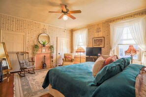 Unclassified image, 3 of 17, button - Charming Victorian Home at Pisano Winery (Millheim)