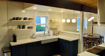 PetOK. WiFi. Parking. W/D. Yard. Netflix