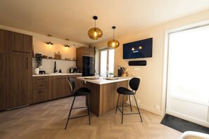 Private kitchen - La Maison D'Aquilon Apartment Cupidon 2 Pers [ Plein centre-ville ] (Grandcamp-Maisy)