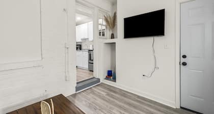 Bright 2BR Apt in DC | Union Market/ Union Station