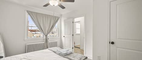 2 bedrooms, iron/ironing board, WiFi, bed sheets