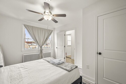 Bright 2BR Apt in DC with Parking Union Market Union Station