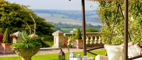 屋外ダイニングエリア