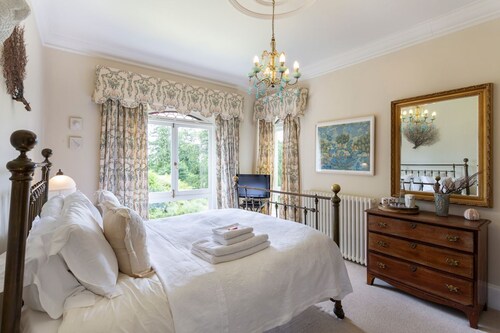 Amberstone Manor - Ten Bedroom Villa, Sleeps 20