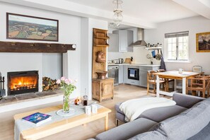 Unclassified image, 4 of 42, button