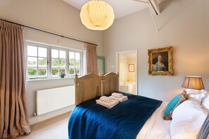 6 habitaciones, tabla de planchar con plancha, internet y ropa de cama 