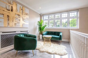 Luokittelematon kuva, 2 kautta 47, painike