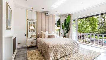 5 chambres, fer et planche Ă repasser, accĂšs Internet, draps fournis