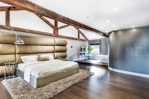 Unclassified image, 4 of 54, button