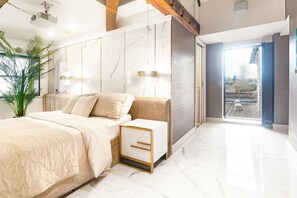 Unclassified image, 5 of 54, button