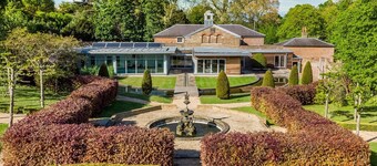 Crescent Mansion - Seven Bedroom Villa, Sleeps 16