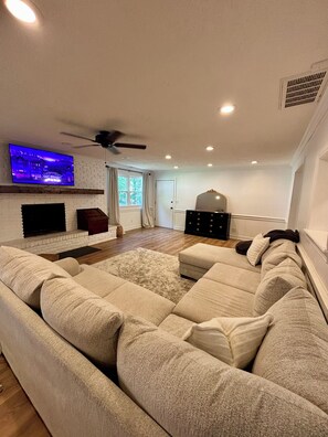 Unclassified image, 4 of 12, button