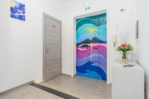 Interior - Bisuite Rooms (Naples)