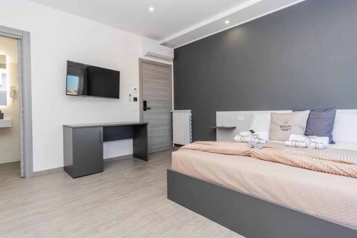 Comfort Triple Room, City View