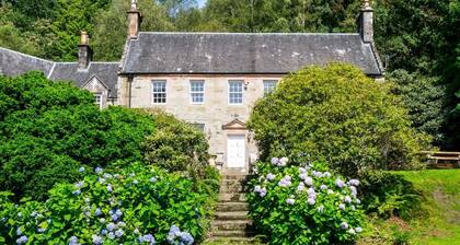 Old Argyll House - Sieben Schlafzimmer Villa, Schläft 16