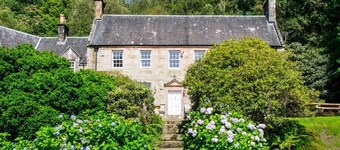 Old Argyll House - Seven Bedroom Villa, Sleeps 16