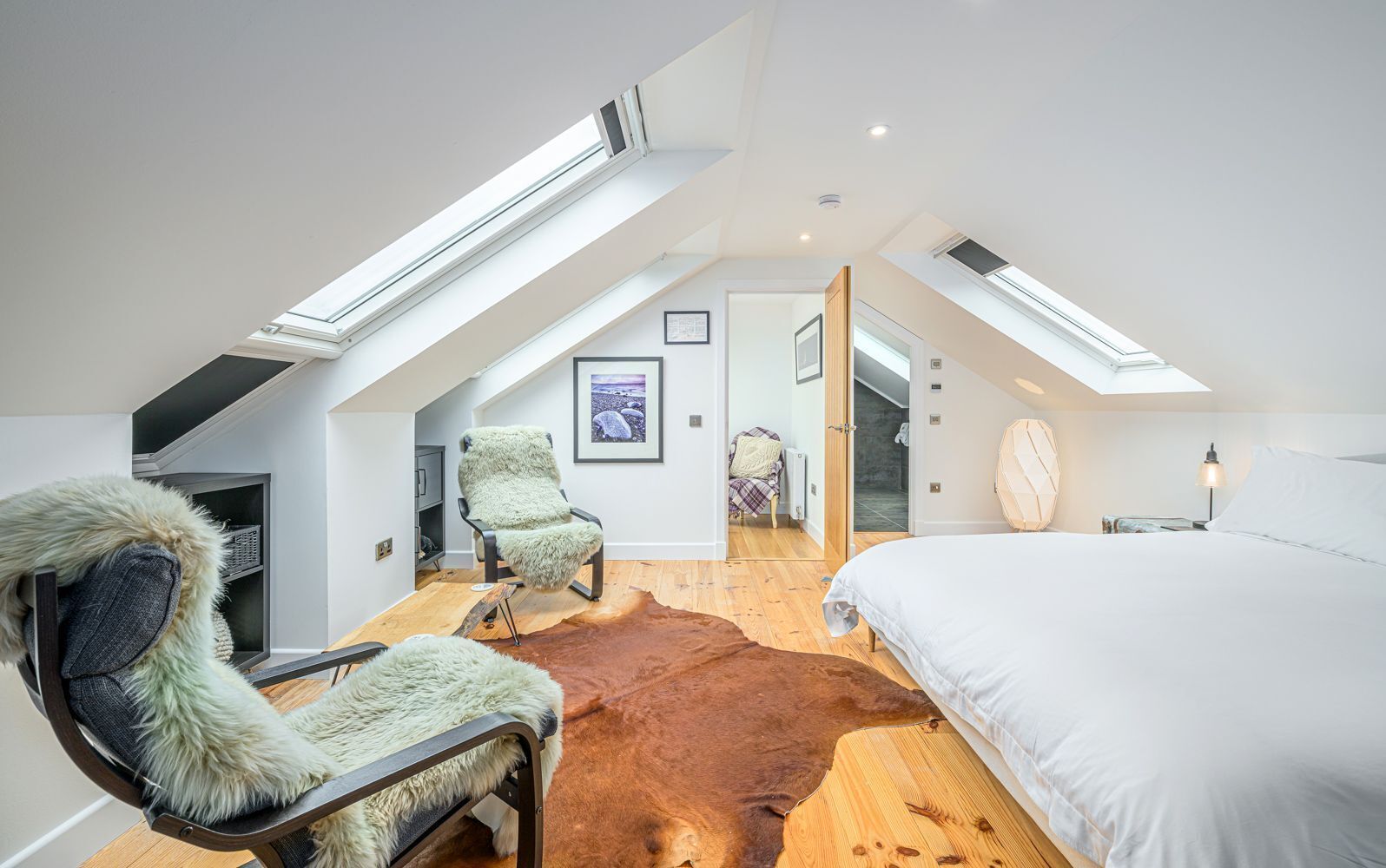 7 bedrooms, iron/ironing board, internet, bed sheets
