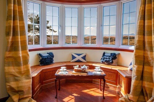 Oban Bay Hall - Seven Bedroom Villa, Sleeps 14