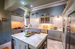 Lave-vaisselle, chaise haute