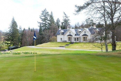 Spey Valley House - Eight Bedroom Villa, Sleeps 16