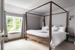 6 Schlafzimmer, Bügeleisen/Bügelbrett, Internetzugang, Bettwäsche