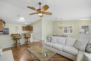 Unclassified image, 3 of 23, button