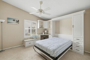 Unclassified image, 5 of 23, button