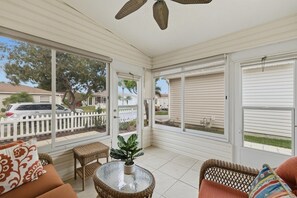 Unclassified image, 2 of 23, button