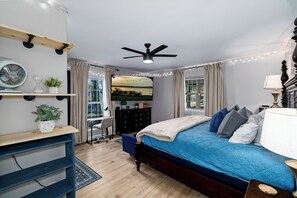 4 bedrooms, desk, iron/ironing board, free WiFi