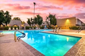 Luokittelematon kuva, 3 kautta 59, painike