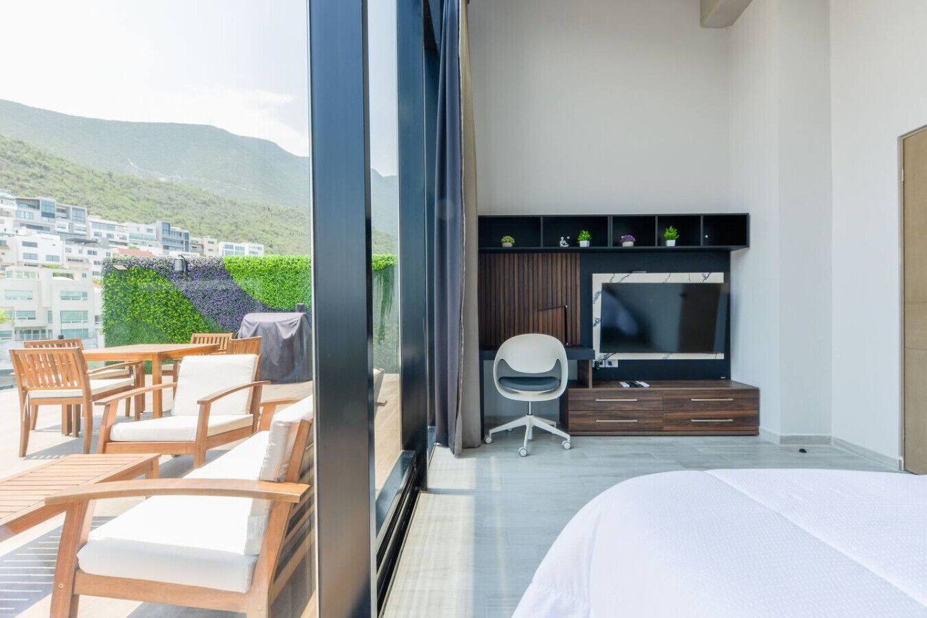 1 bedroom, desk, iron/ironing board, WiFi